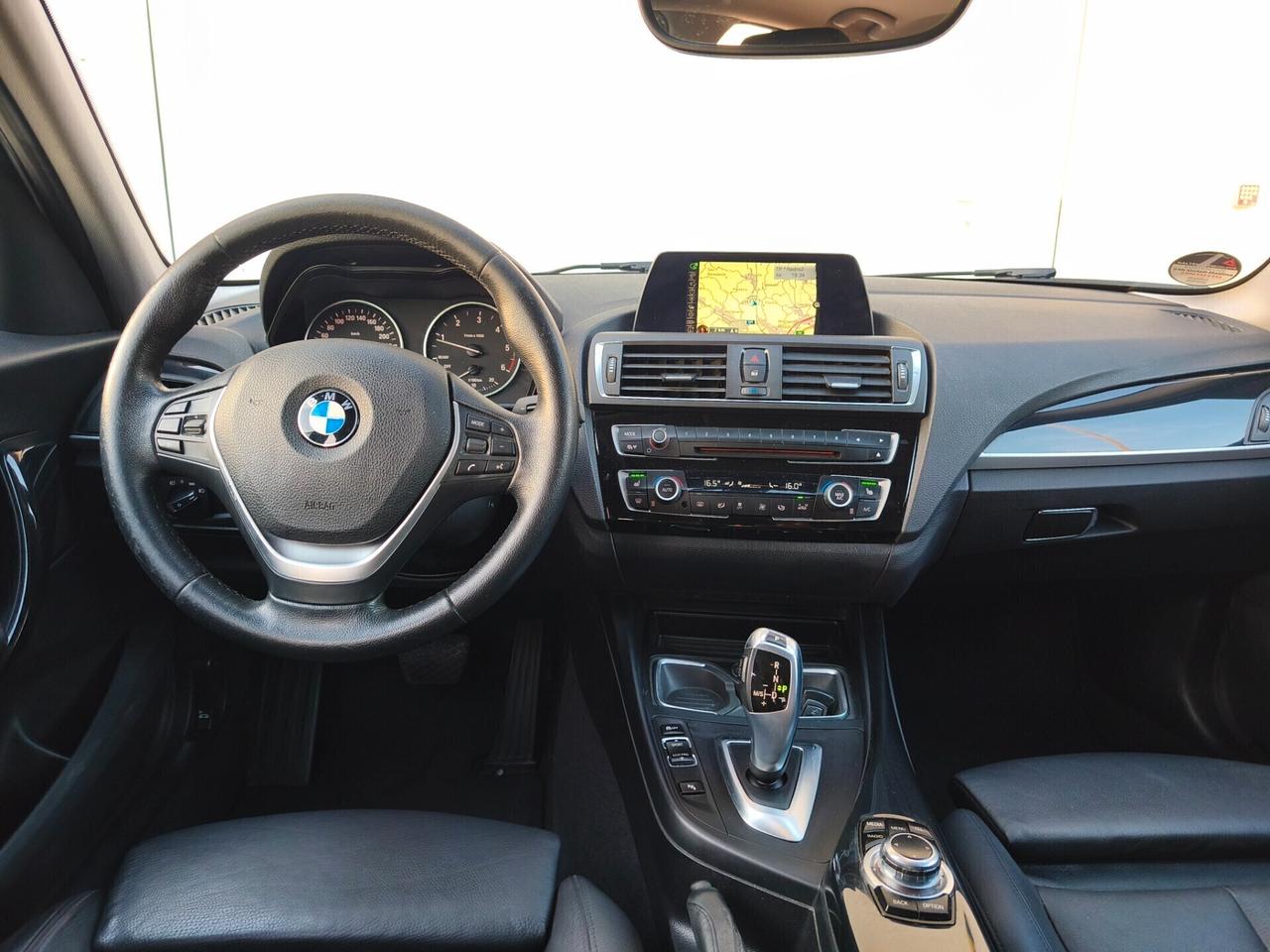 Bmw 118 118d 5p. Urban