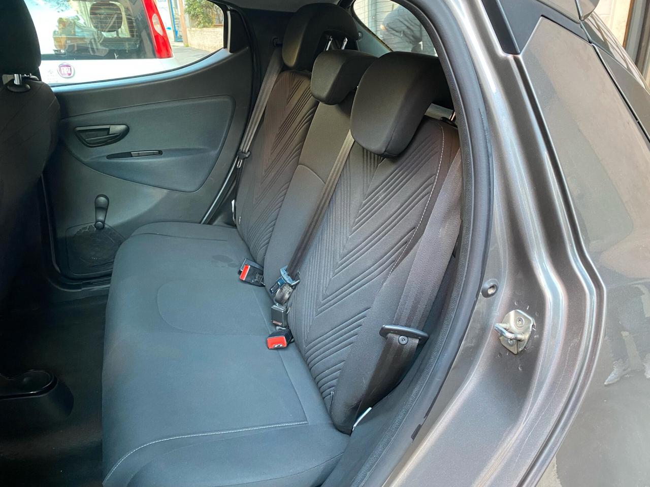 Lancia Ypsilon 1.0 FireFly 5 porte S&S Hybrid Ecochic Gold