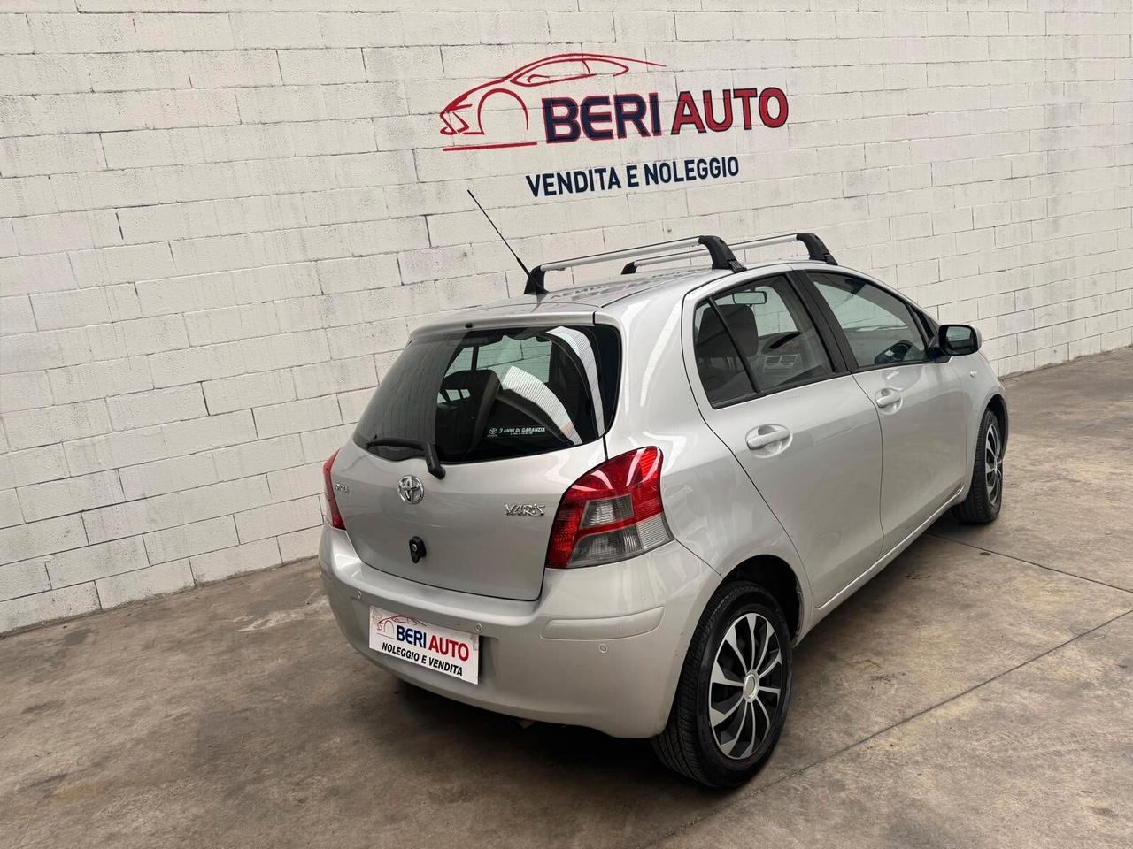 Toyota Yaris benzina adatta neopatentati