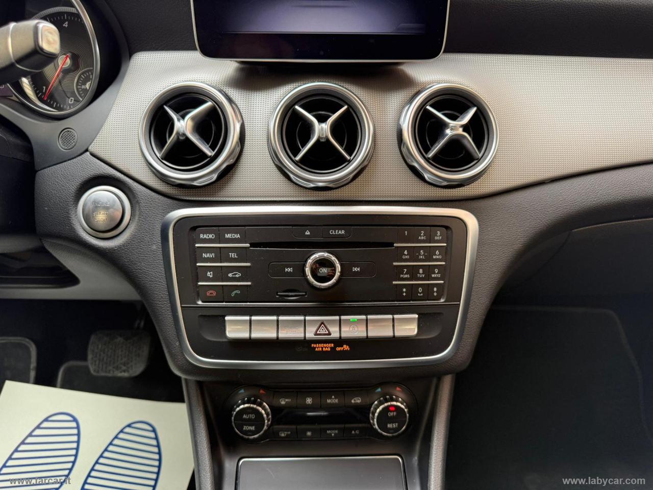 MERCEDES-BENZ GLA 200 d Automatic Sport CROSS