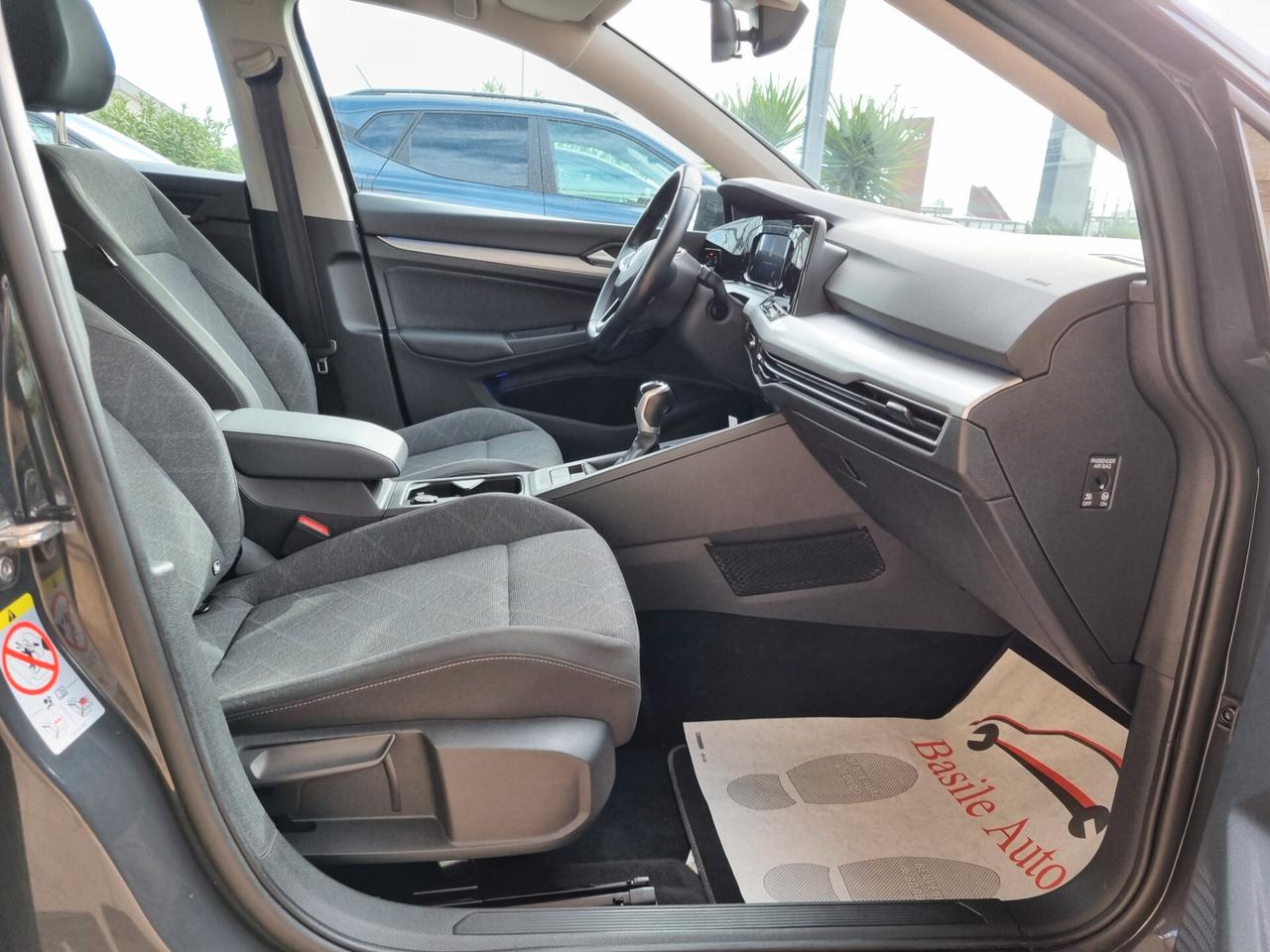 Volkswagen Golf VIII 1.0 tsi evo Life 110cv