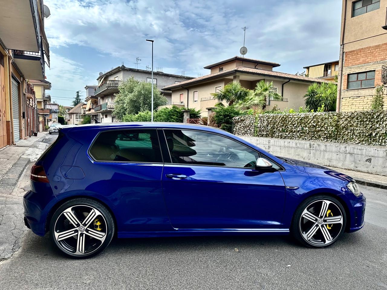 Volkswagen Golf GTI R 2.0 DSG 3p.