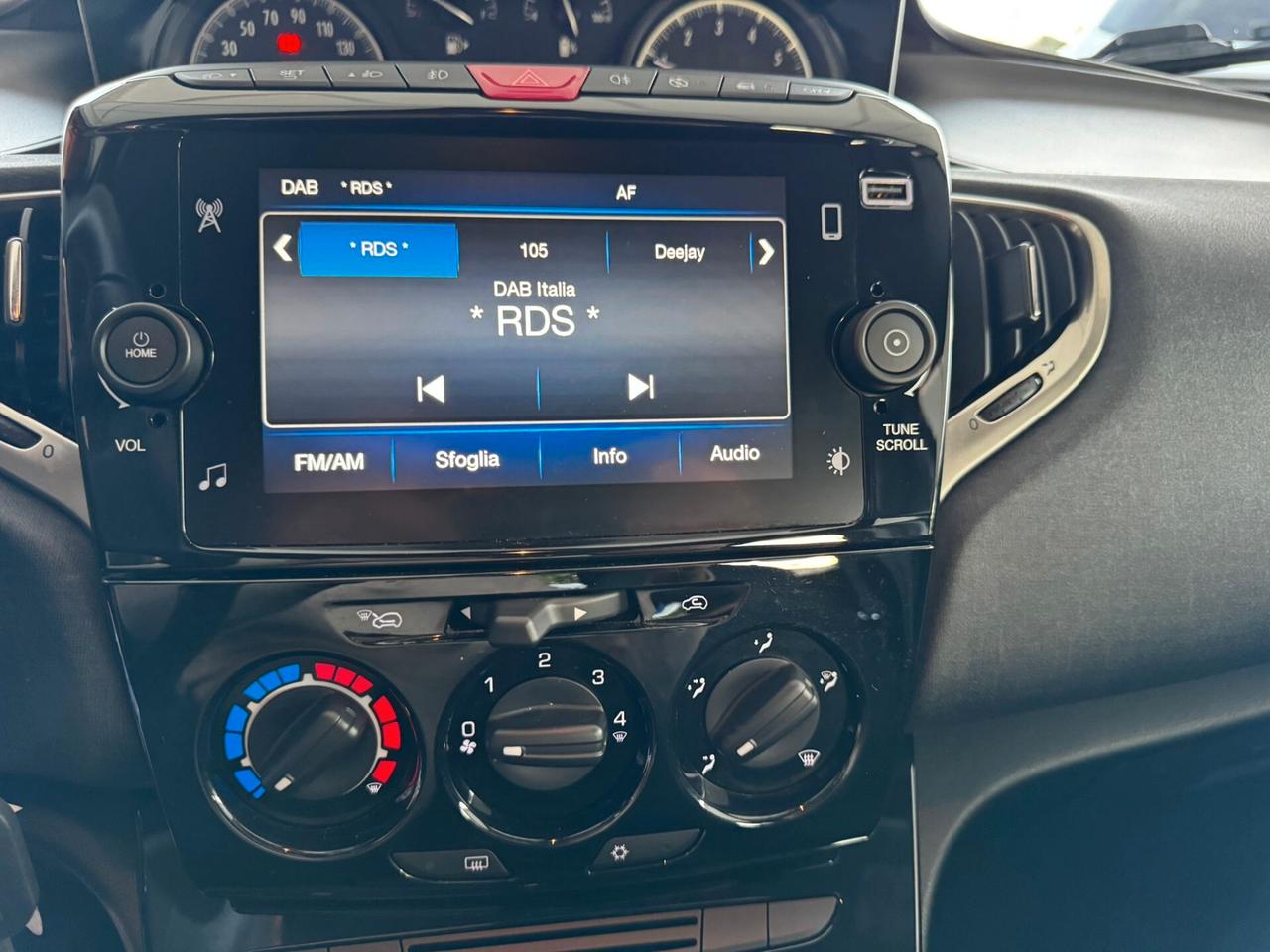 Lancia Ypsilon 1.0 FireFly 5 porte S&S Hybrid Ecochic Gold