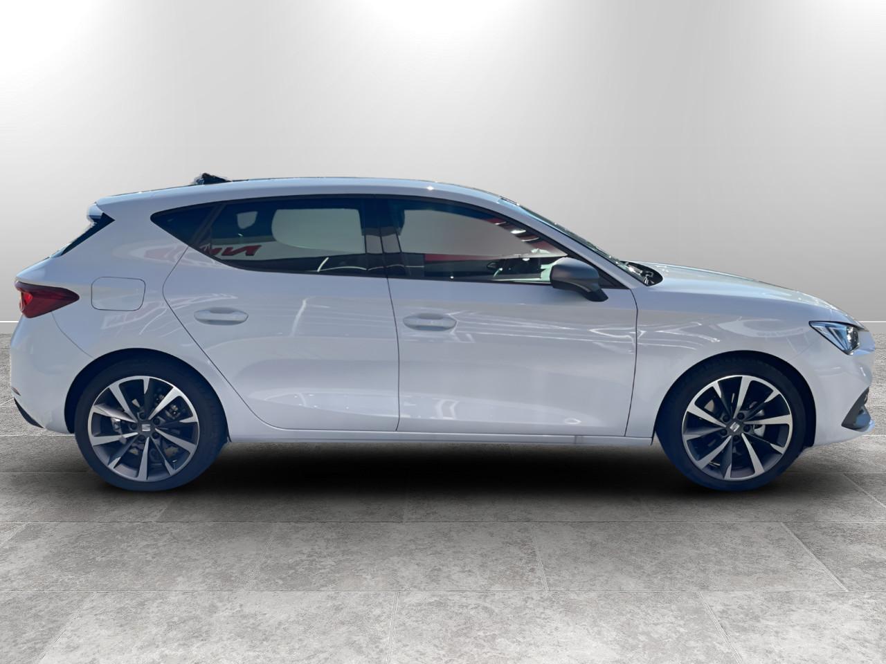SEAT Leon 5 porte FR 1.5 Hybrid 85 kW (116 CV) mHEV DSG 7 marce 2WD