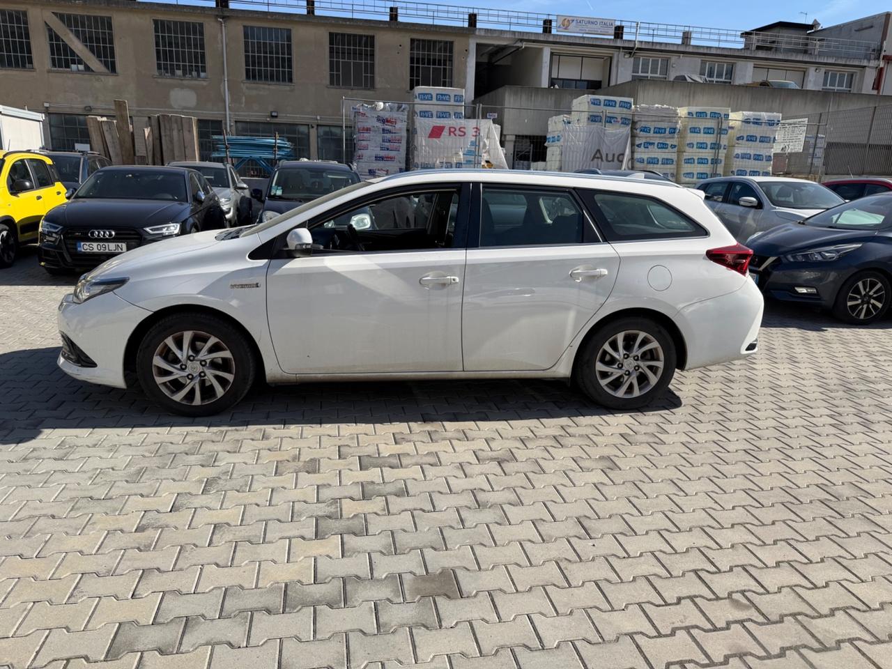 Toyota Auris 1.8 Hybrid Lounge automatico