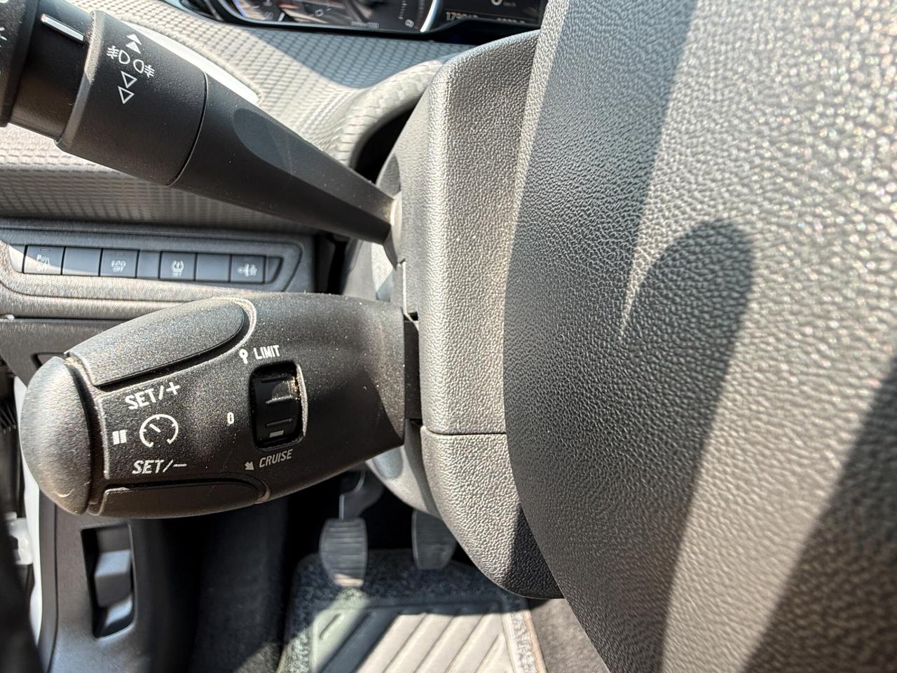 Peugeot 2008 1.6 e-HDi 115 CV Stop&Start Allure