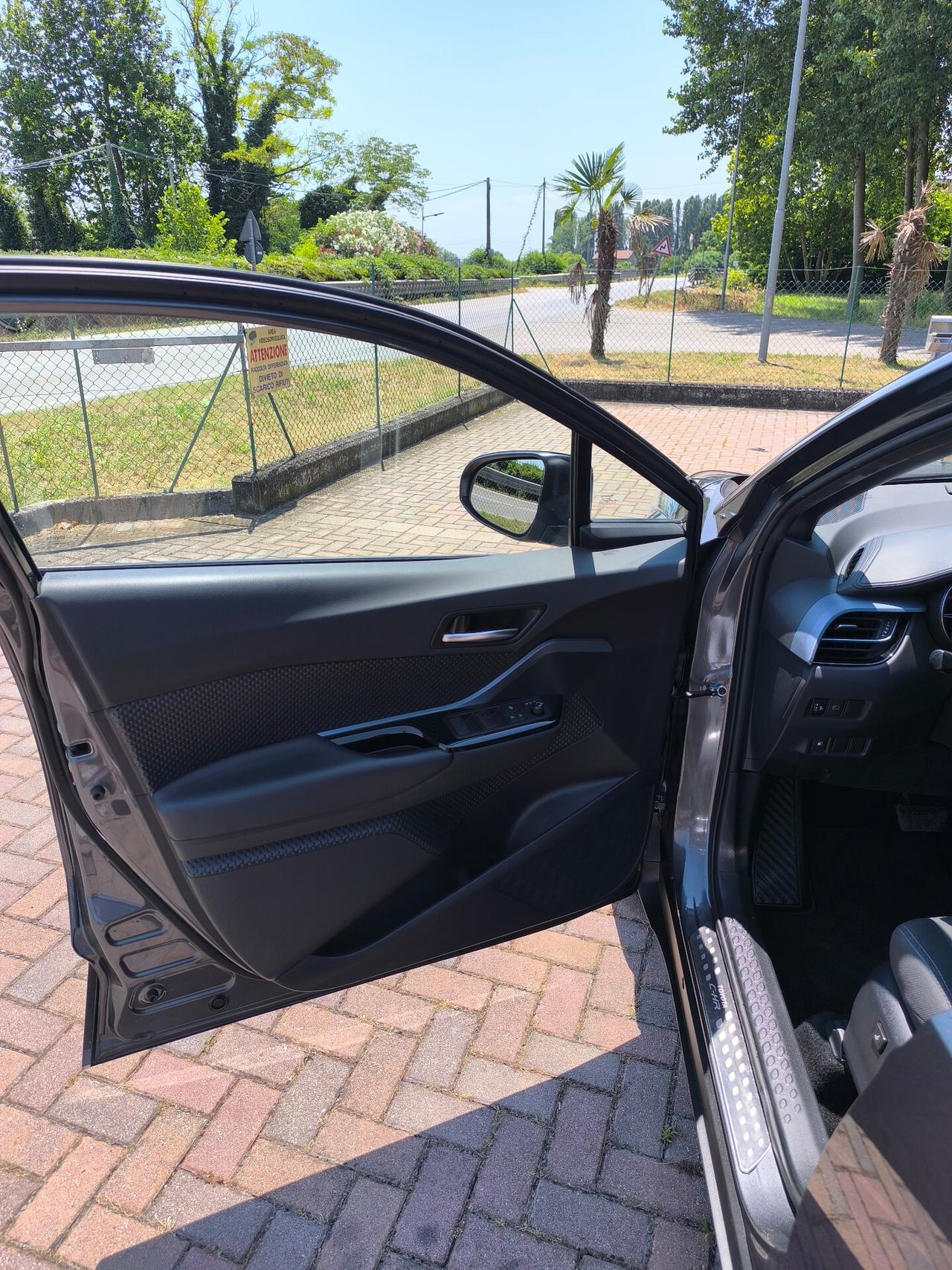 Toyota C-HR 2.0 Hybrid E-CVT Morebusiness