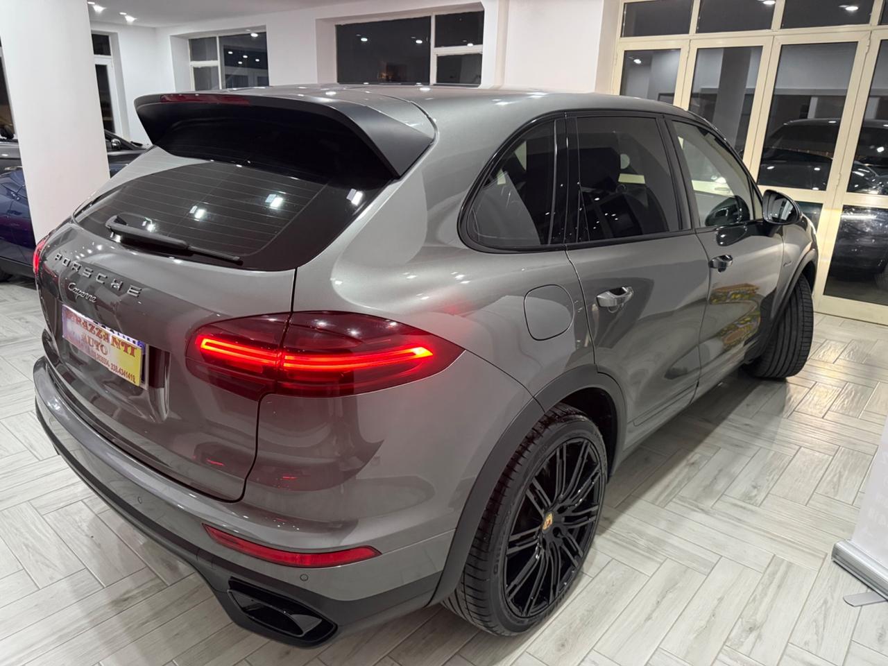 Porsche Cayenne 3.0D250cv BLACK+R21+CHRONO SPORT2016