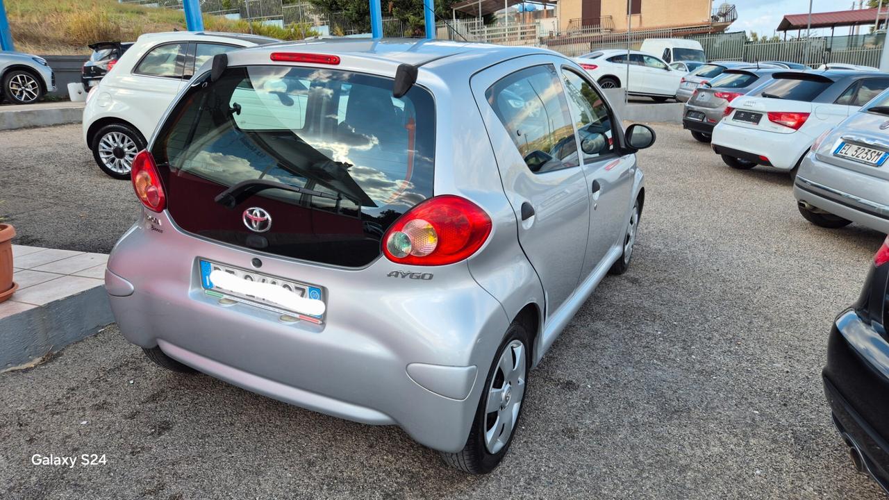 Toyota Aygo 1.0 12V VVT-i 5 porte