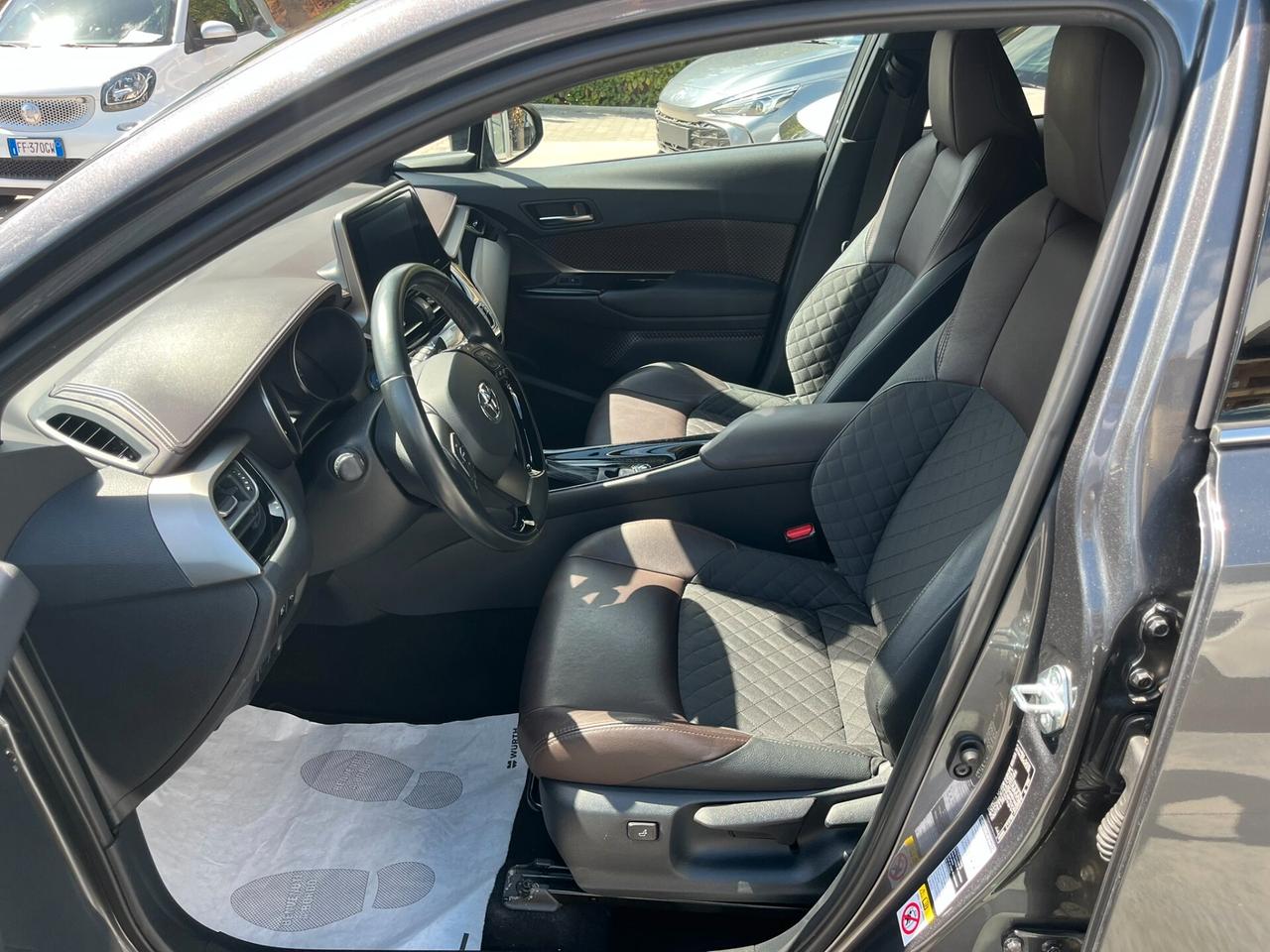 Toyota C-HR 1.8 Hybrid E-CVT Lounge