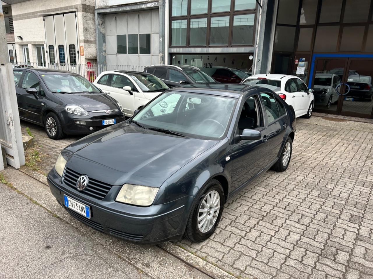 Volkswagen Bora NEOPATENTATI 1.6 16V cv105 cat Trendline