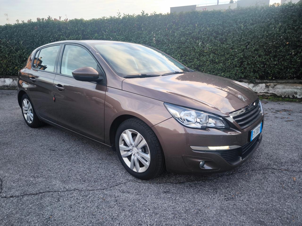 PEUGEOT 308 1,6 HDI ALLURE- 2015 – OK NEOPATENTATI