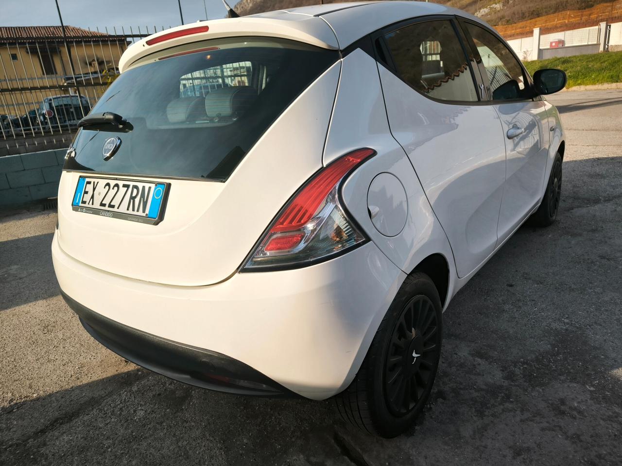 Lancia Ypsilon 1.2 GPL Ecochic Elefantino