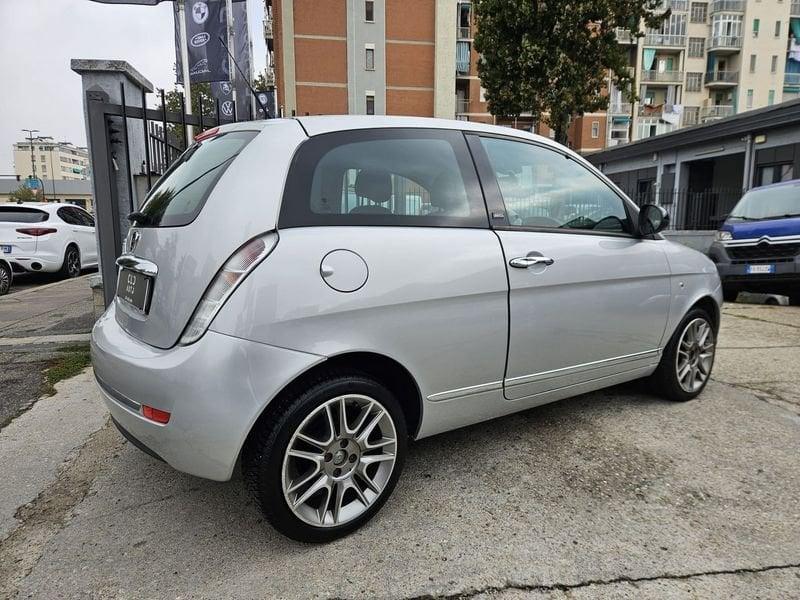 Lancia Ypsilon Ypsilon 1.2 8v Unyca