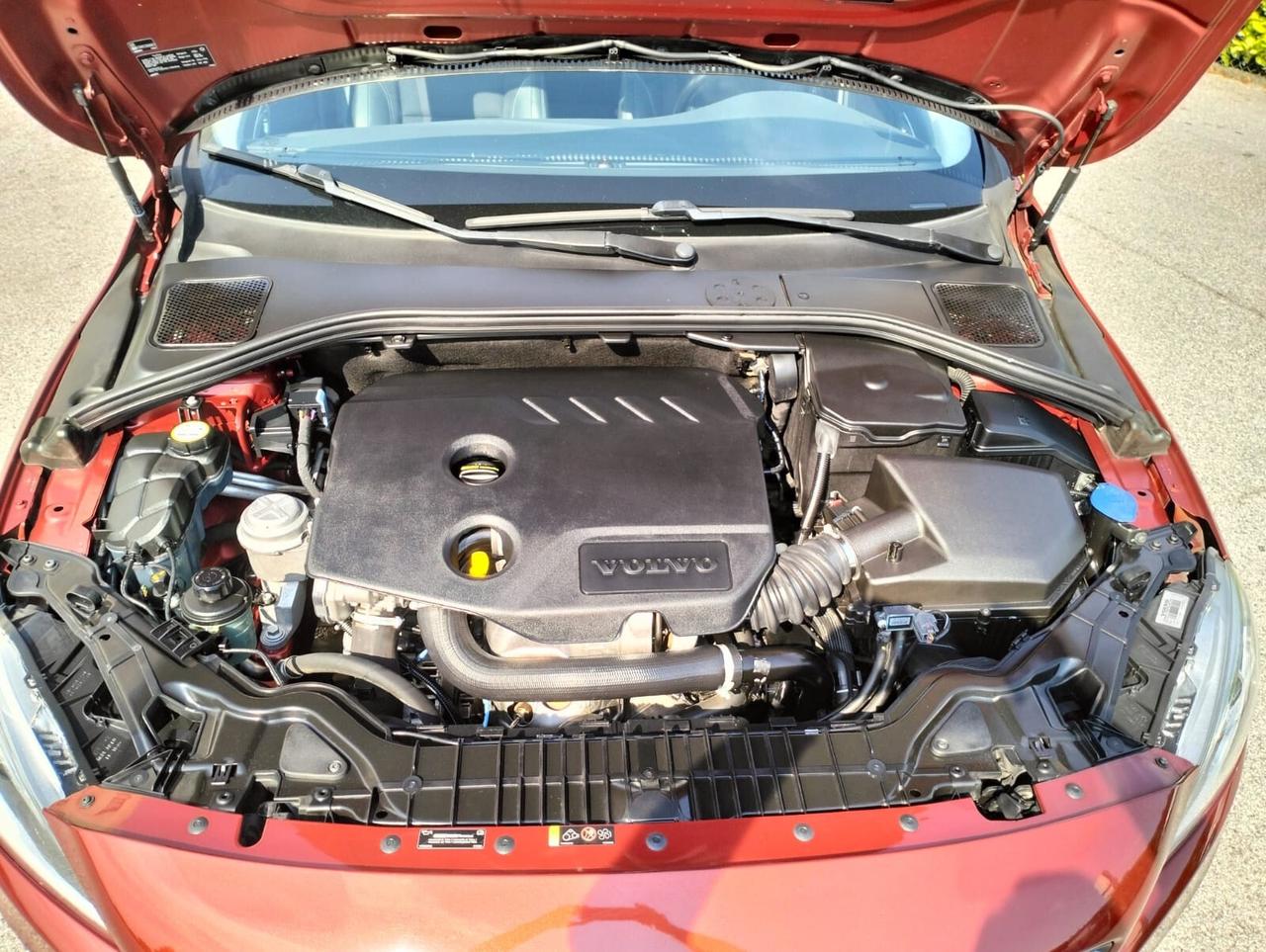 Volvo V60 D2 Geartronic R-design KM 90.000