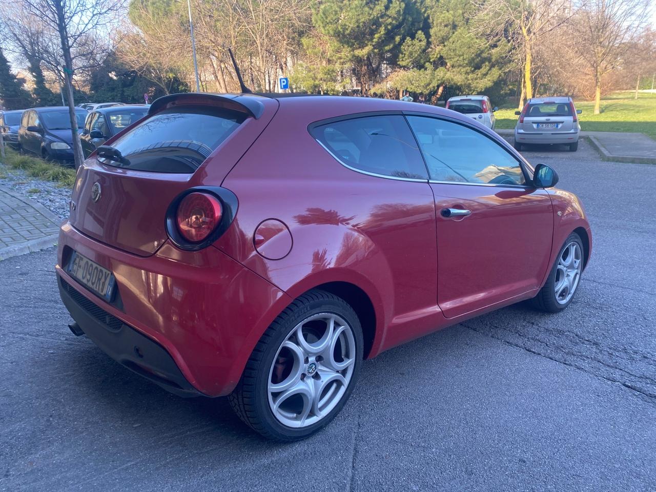 Alfa Romeo MiTo 1.6 JTDm 16V Distinctive Sport Pack