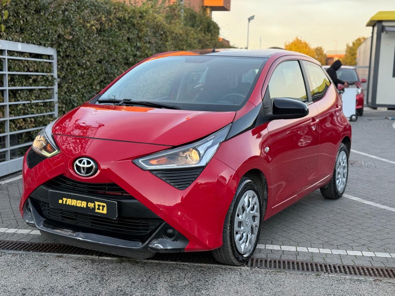 Toyota Aygo Connect 1.0 5 porte x-play + GARANTITA