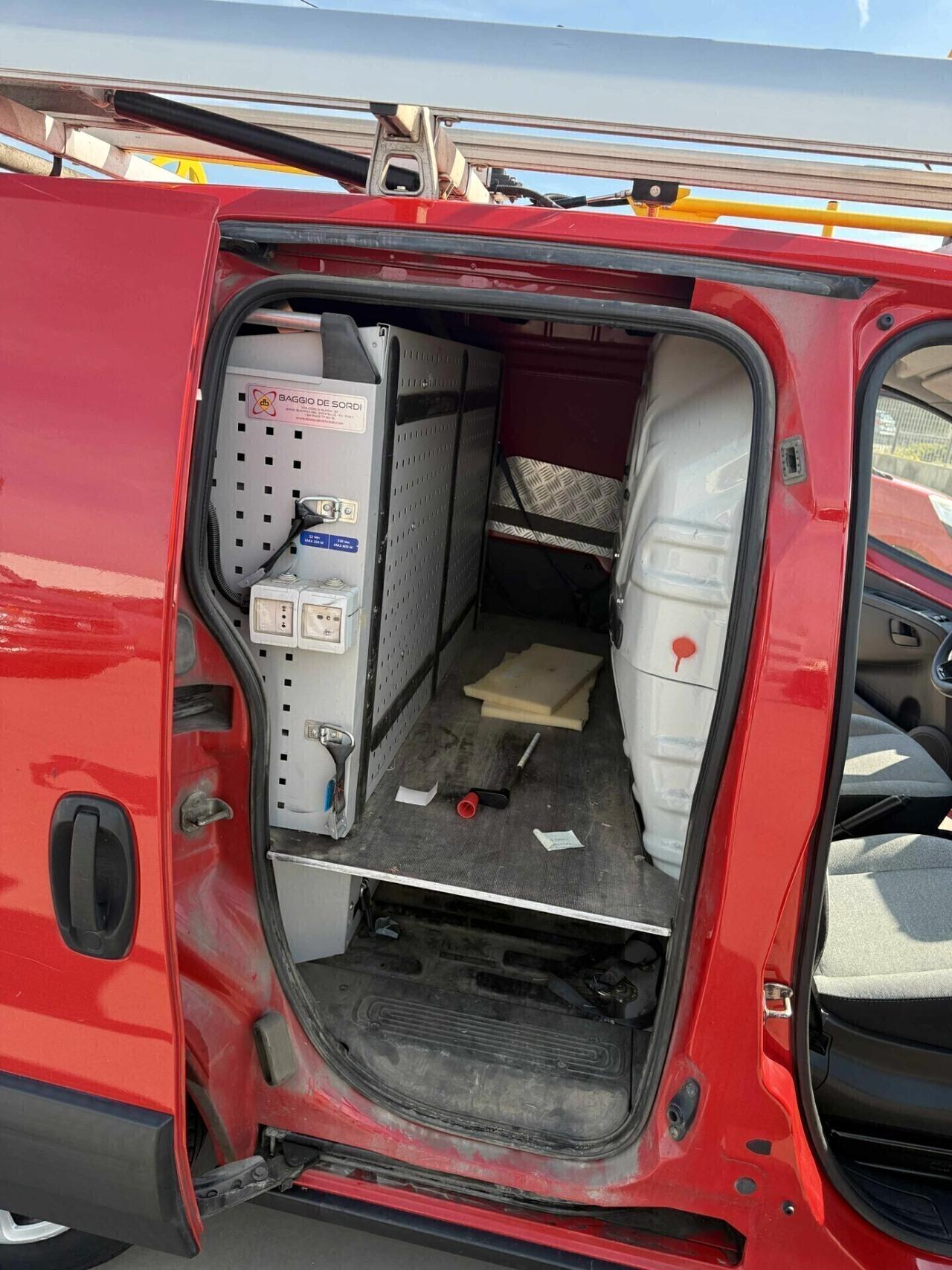 Fiat Fiorino 1.3 MJT 95CV Cargo Adventure EX TIM