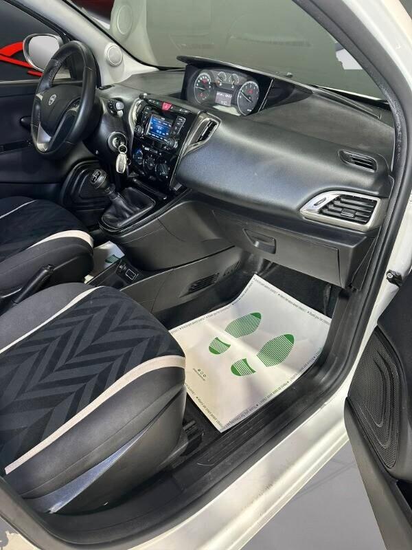 Lancia Ypsilon 1.2 69 CV 5 porte Gold(NEOPATENTATI)