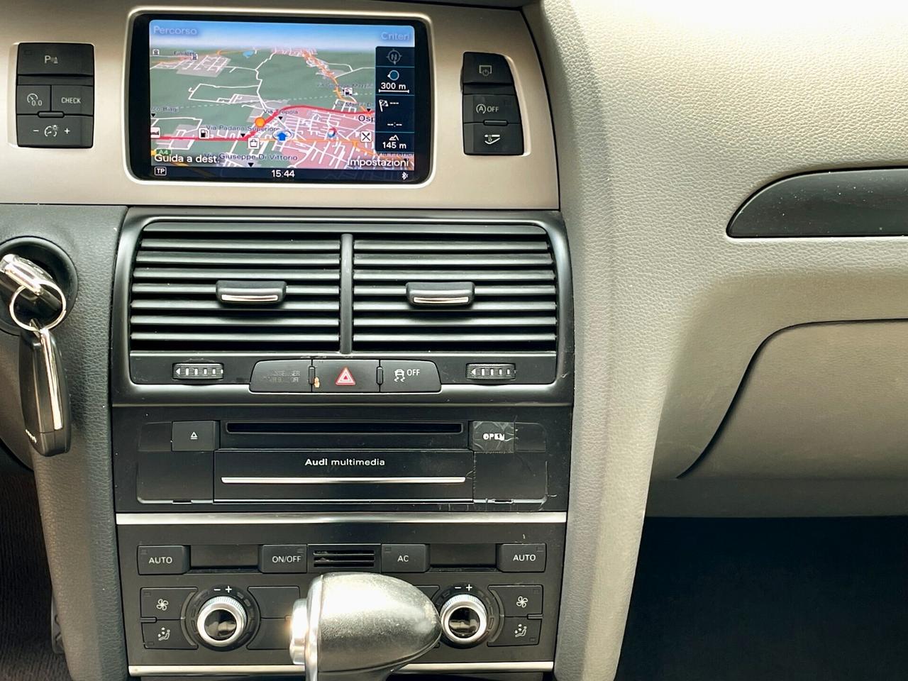 AUDI Q7 3.0D 8m 4x4-EURO 5-Navi,Led-Garanzia-2012