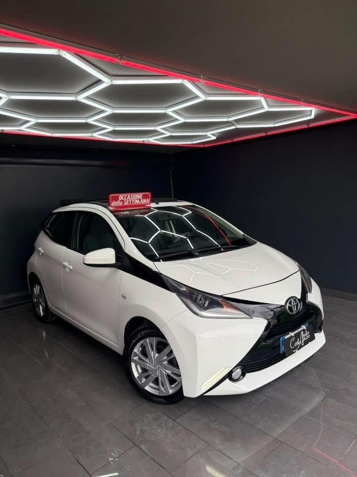 Toyota Aygo 1.0 Benzina CABRIO x-wave 2015