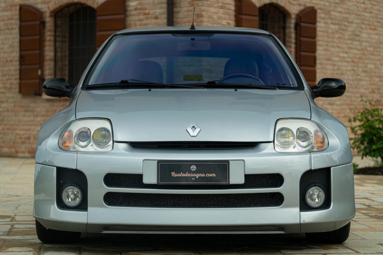 RENAULT CLIO V6 PHASE1 - ANNO 2002