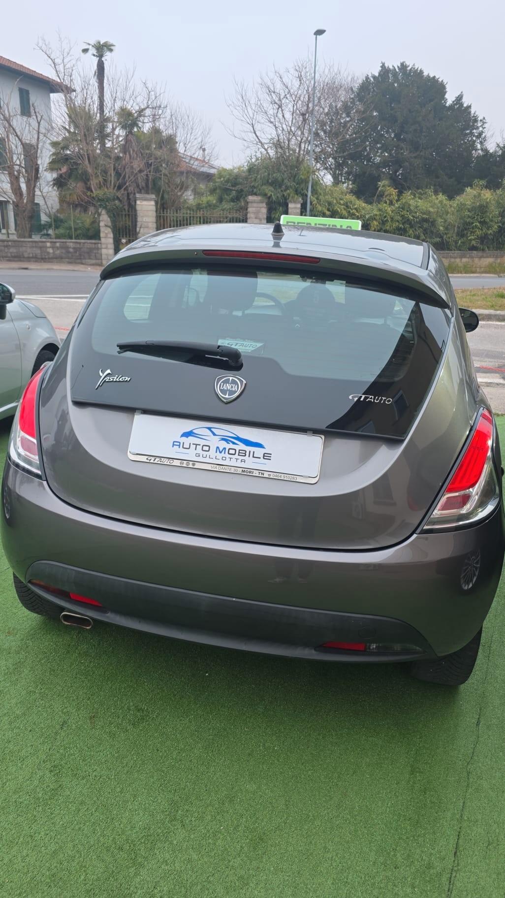 Lancia Ypsilon 1.2 69 CV 5 porte S&S Platinum