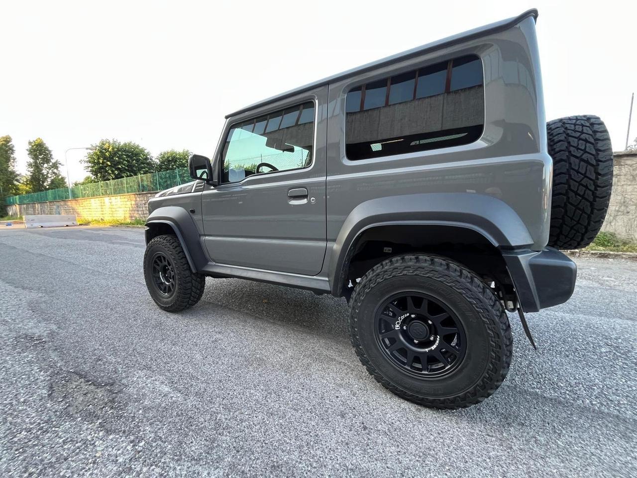 Suzuki Jimny 1.5 5MT Top