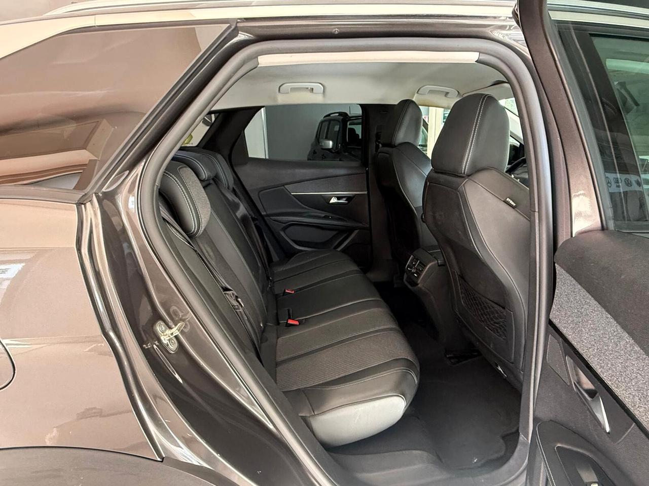 Peugeot 3008 BlueHDi 130 S&S EAT8 Allure Pack
