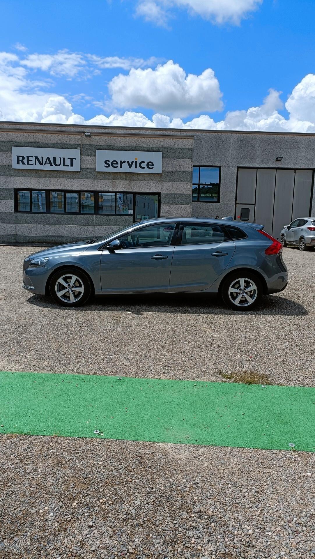 Volvo V40 D2 Momentum