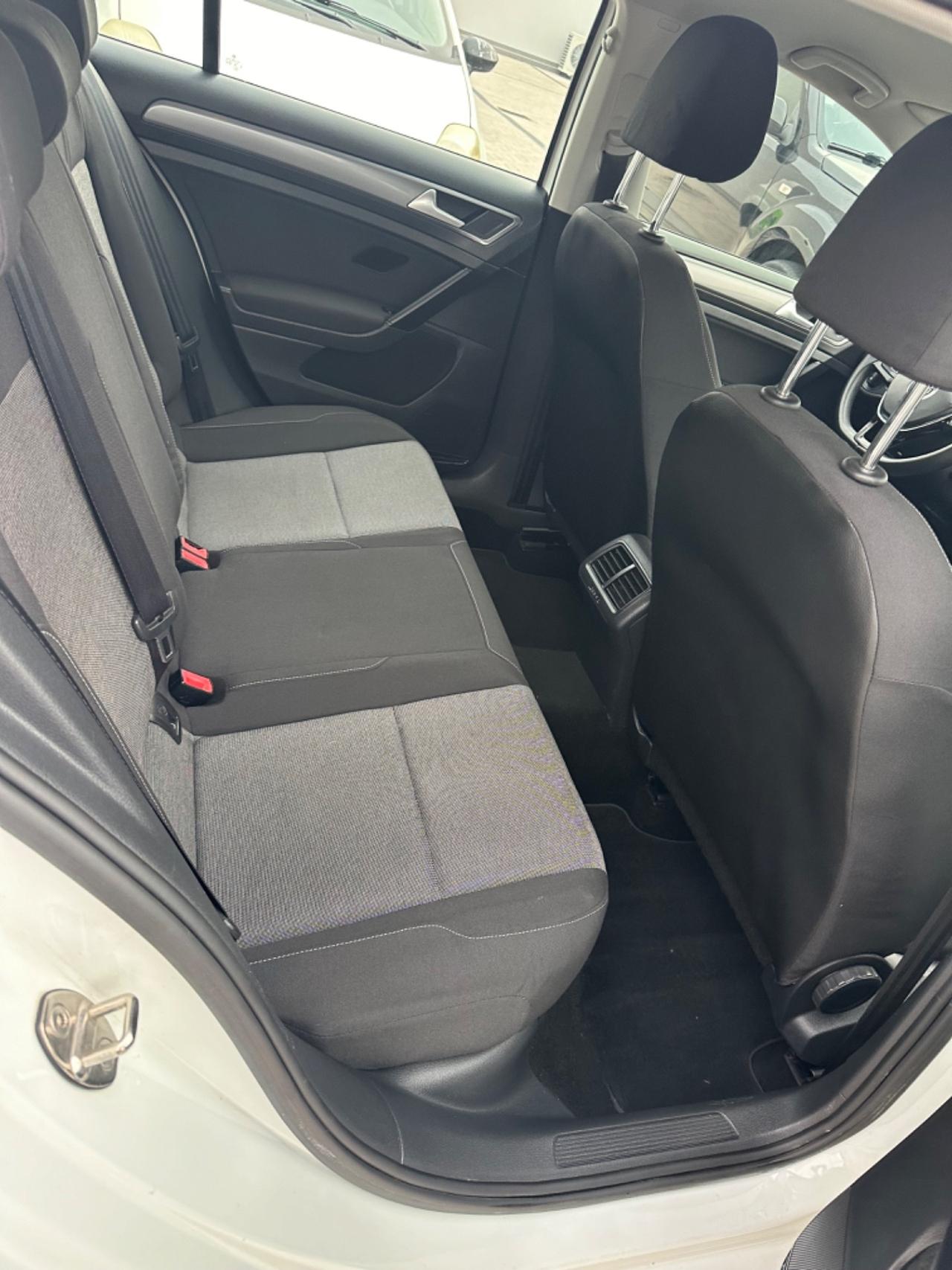 Volkswagen Golf 1.6 TDI 5p. Highline BlueMotion Technology