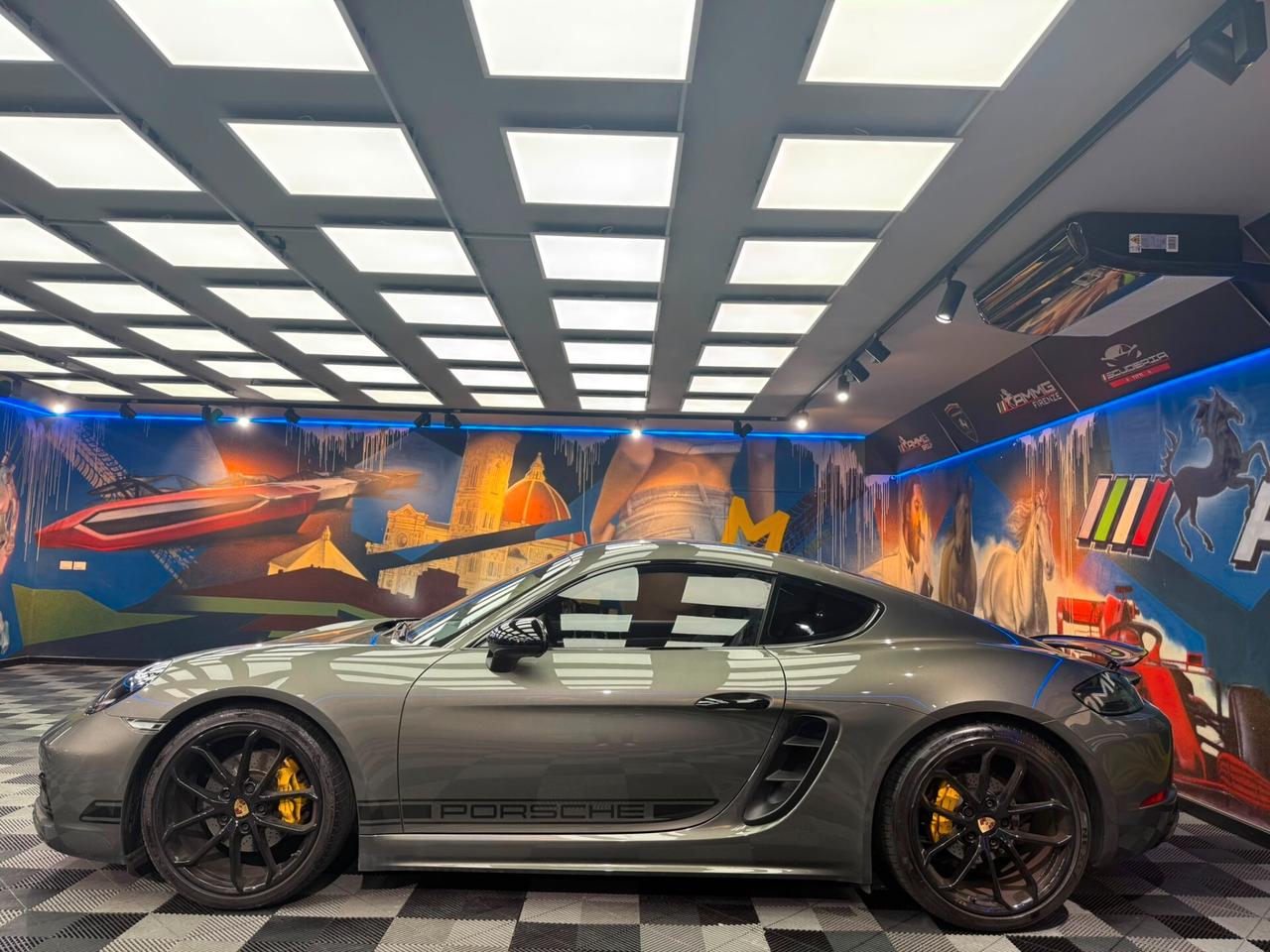 Porsche 718 Cayman 2.0 Style Edition (718)