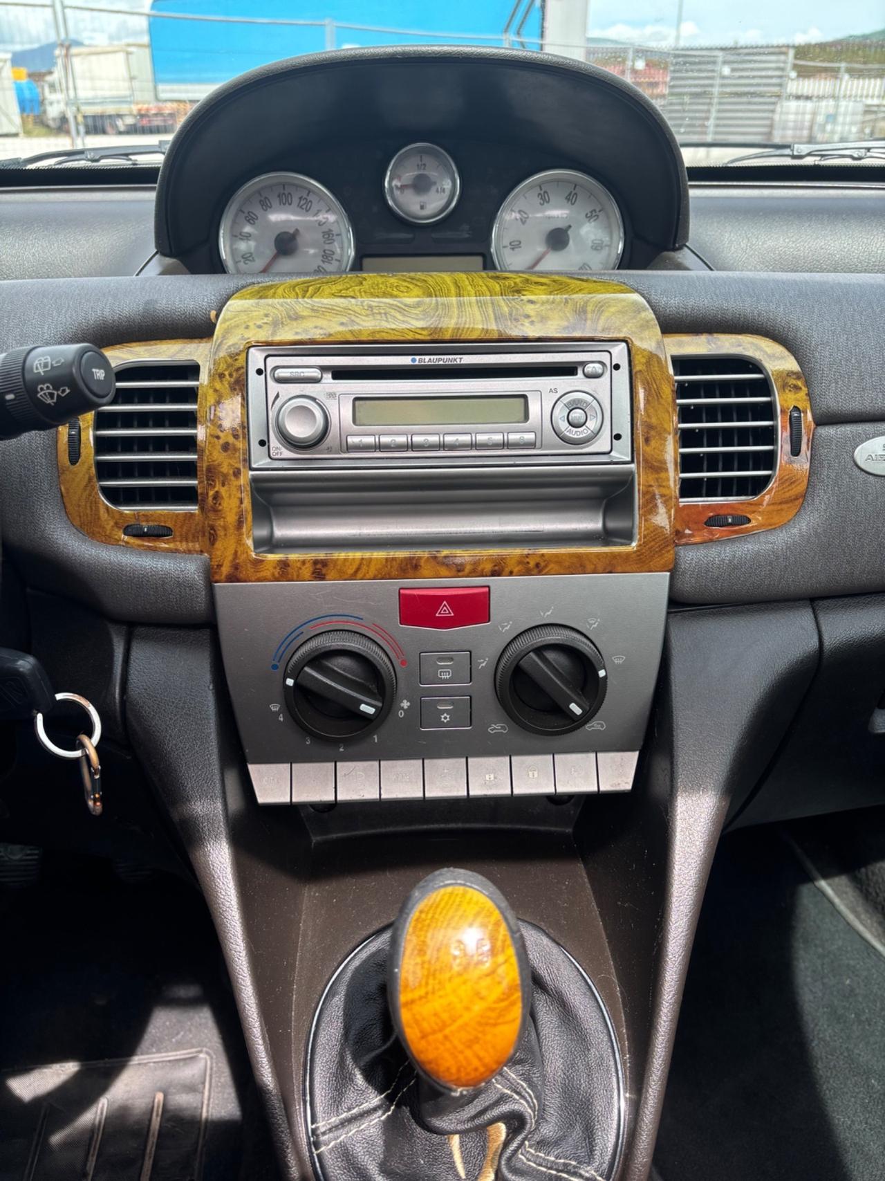 Lancia Ypsilon 1.4 Modamilano GPL