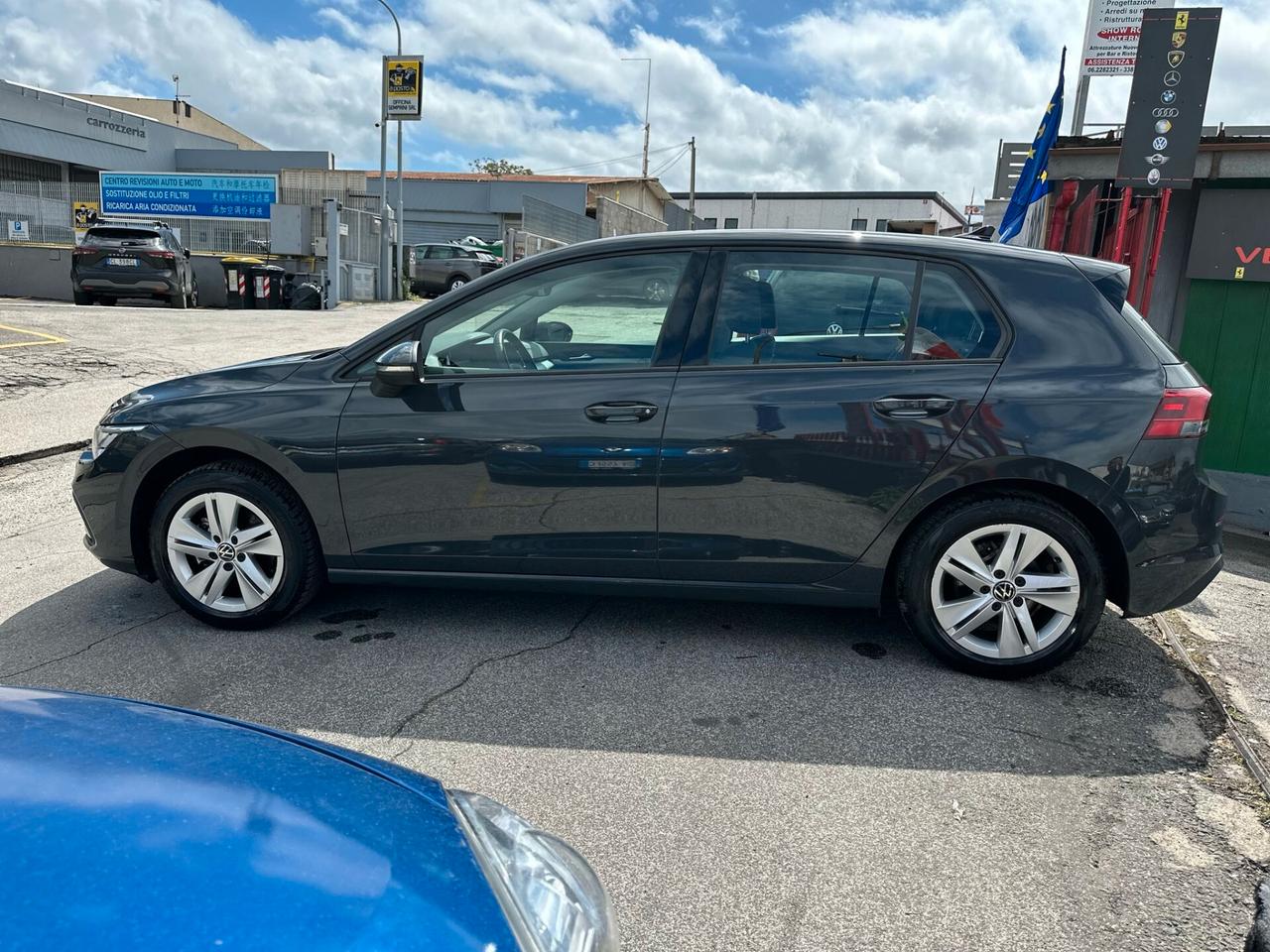 Volkswagen Golf 1.0 TSI EVO Life adatta a neopatentati garanzia permute finaziamento