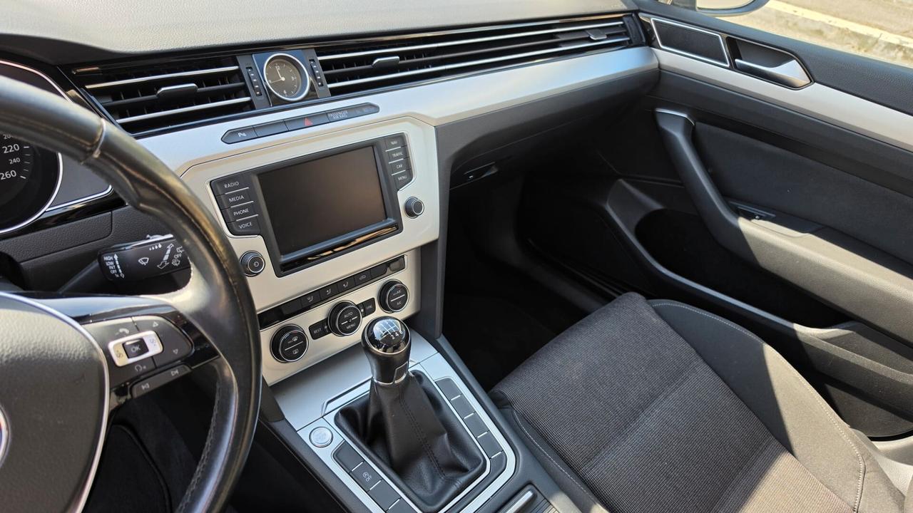 Volkswagen Passat Business Variant 1.6 TDI Trendline BlueMotion Tech.