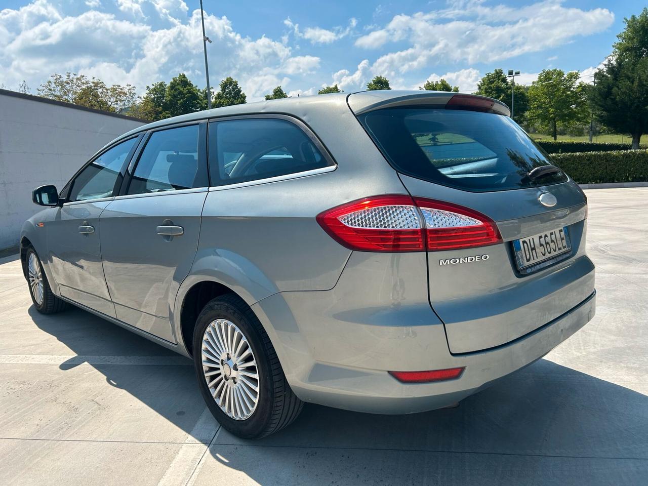 Ford Mondeo 2.0 TDCi 140 CV 5 poret Ghia DPF