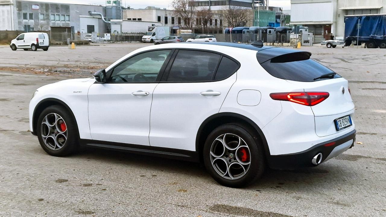 Alfa Romeo Stelvio 2.2 Turbodiesel 160 CV AT8 RWD Super