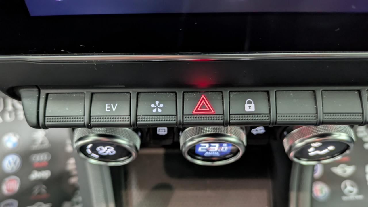 RENAULT CAPTUR FULL HYBRID OK NEOPATENTATI 2022