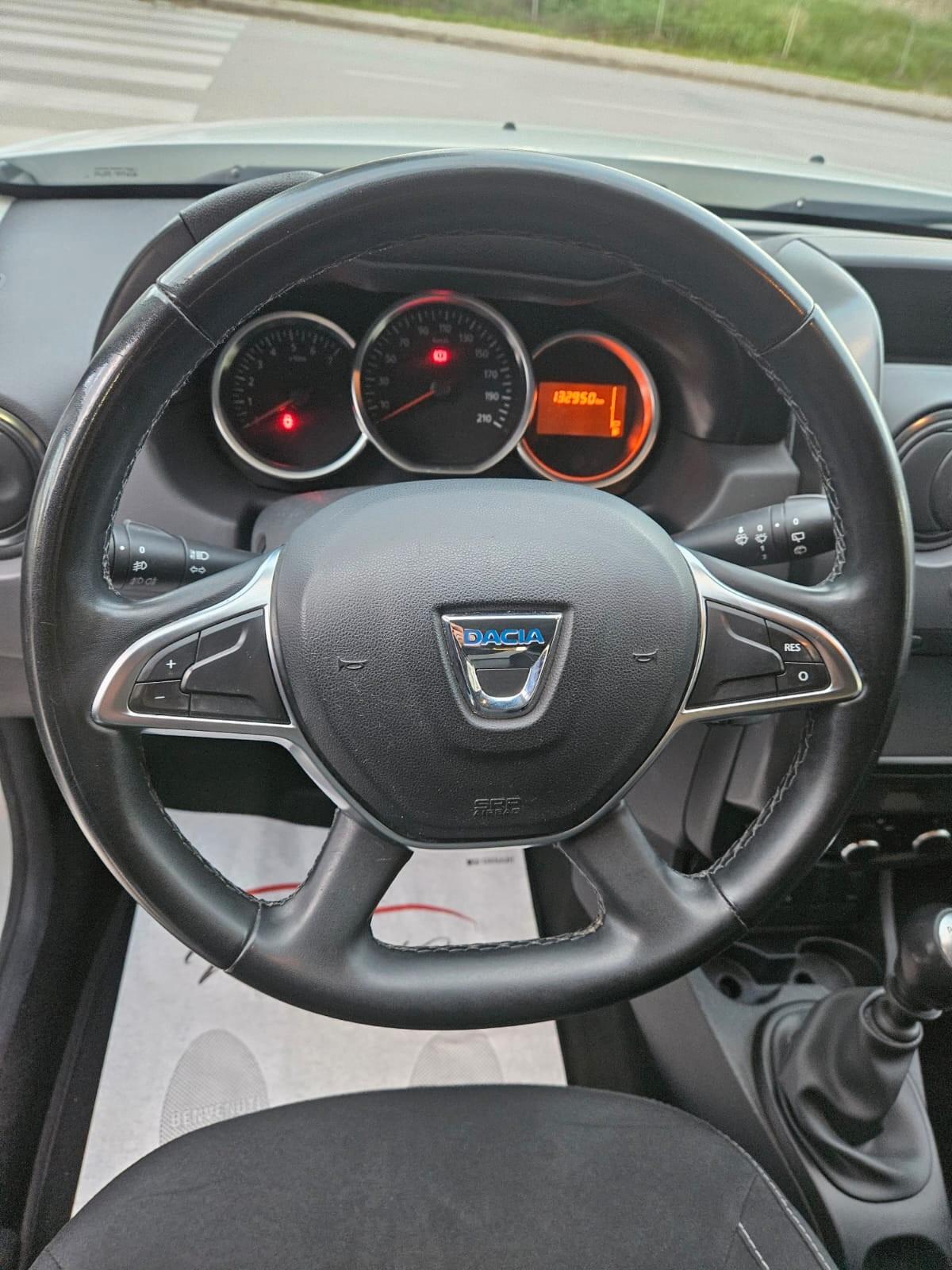 Dacia Duster 1.5 dCi 80kw 110cv FULL NAVI Retrocamera