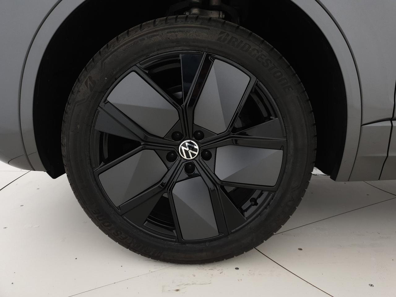 Volkswagen Touareg 3.0 v6 tdi scr r-line 231cv auto