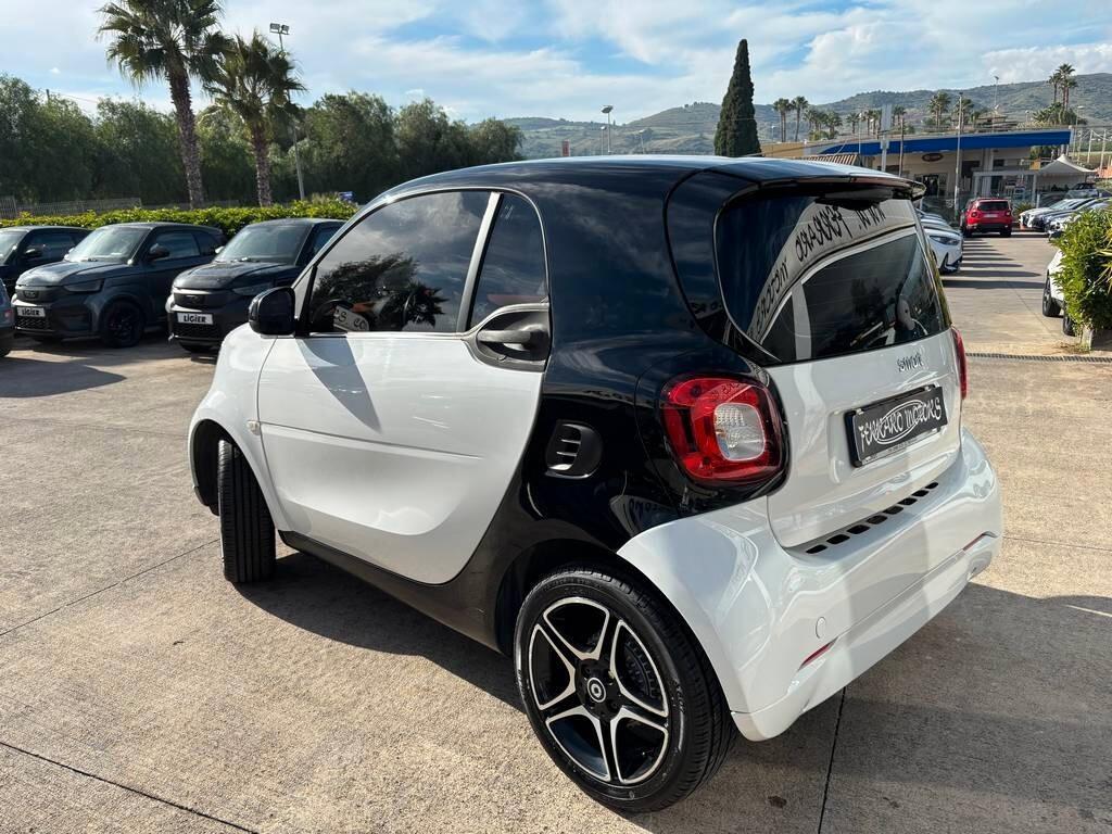 Smart ForTwo 70 1.0 2016/105.000 KM Tua a soli 115 Euro al mese