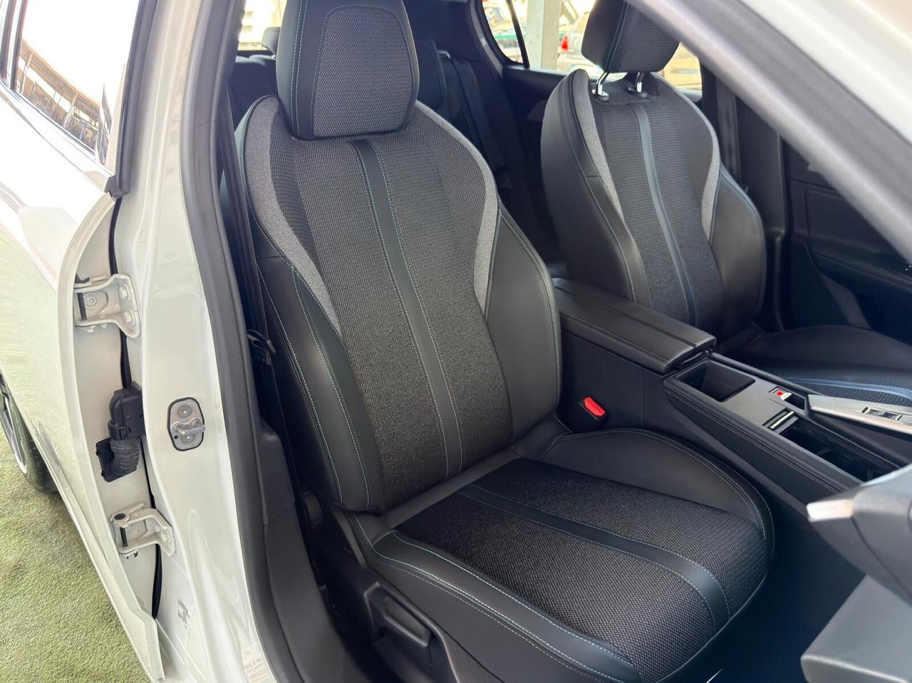 Peugeot 308 Allure Pack 1.5 Diesel 130 CV Automatica – 2023