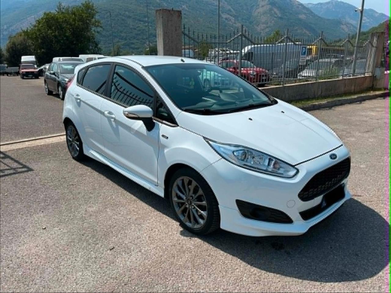Ford Fiesta 1.5 TDCi 75CV 5 porte ST-Line NEOPATENTATI