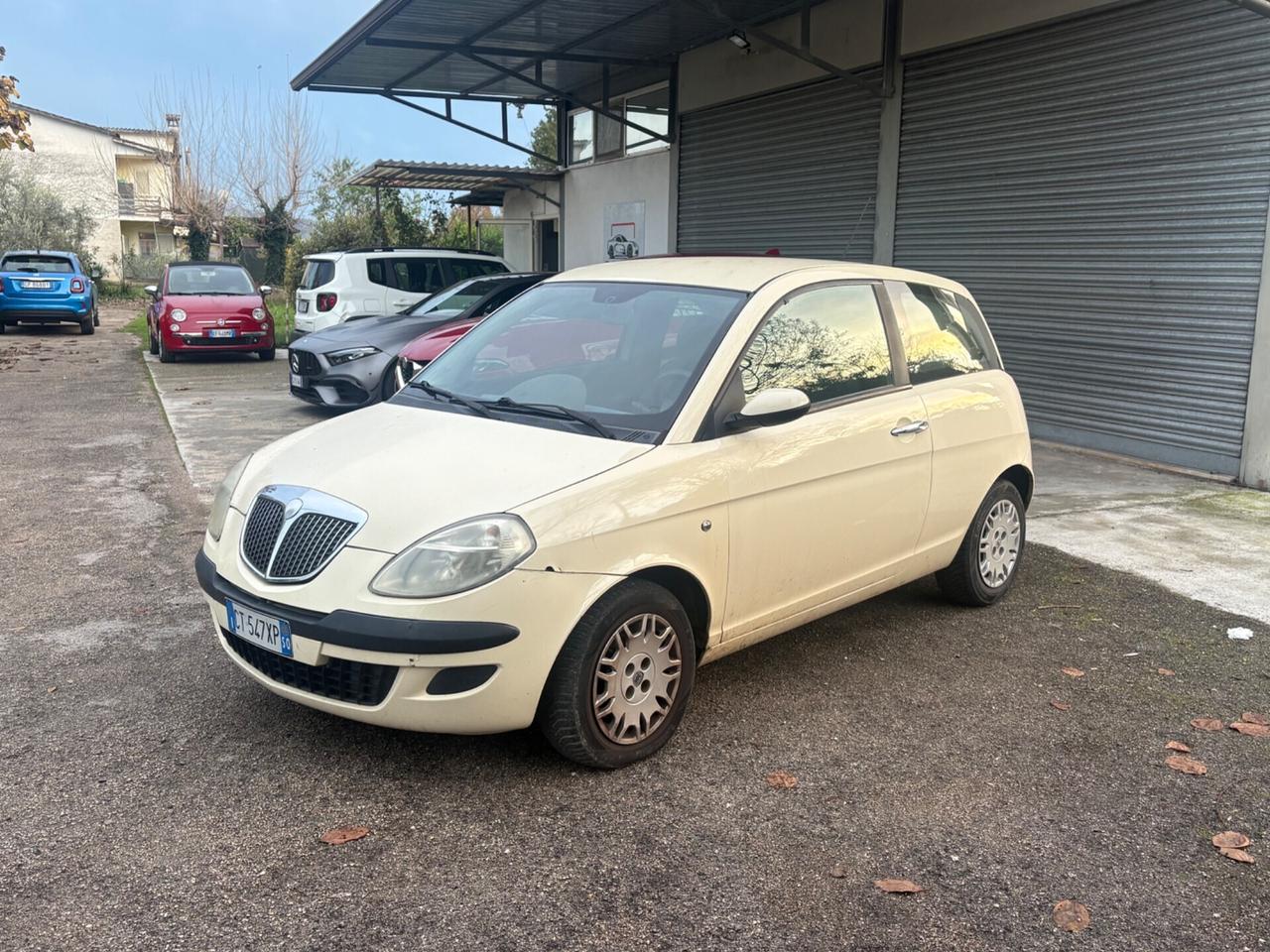 Lancia Ypsilon 1.2 FIRE