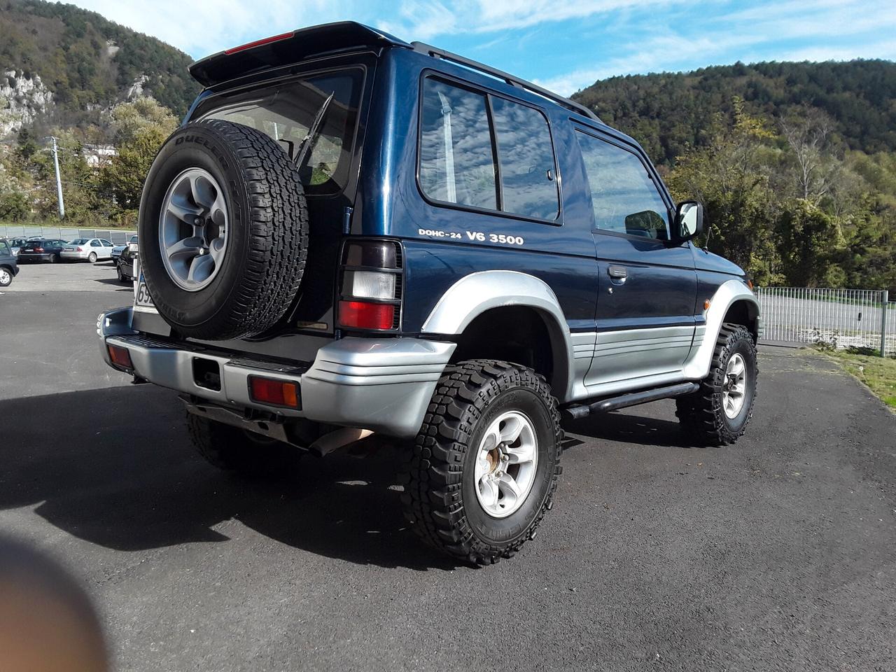 Mitsubishi Pajero 3.5i V6 24V cat MT SS GLS Exec.