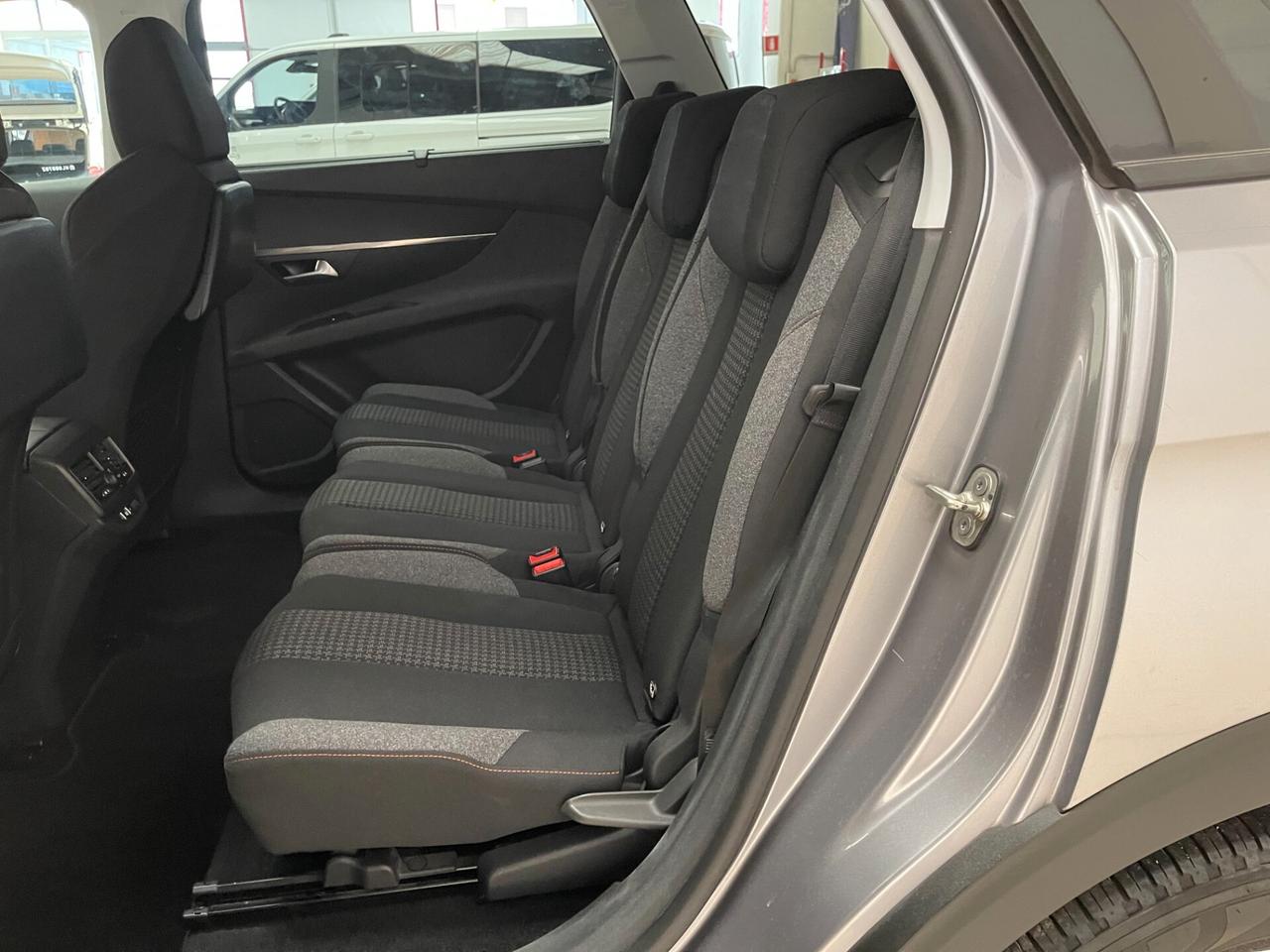 Peugeot 5008 Active Business 1.6 bluehdi-7 posti-Ok Neopatentati-LEGGI SOTTO