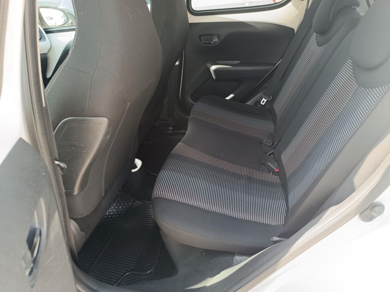 Peugeot 108 PureTech 82 5 porte Active TOP!