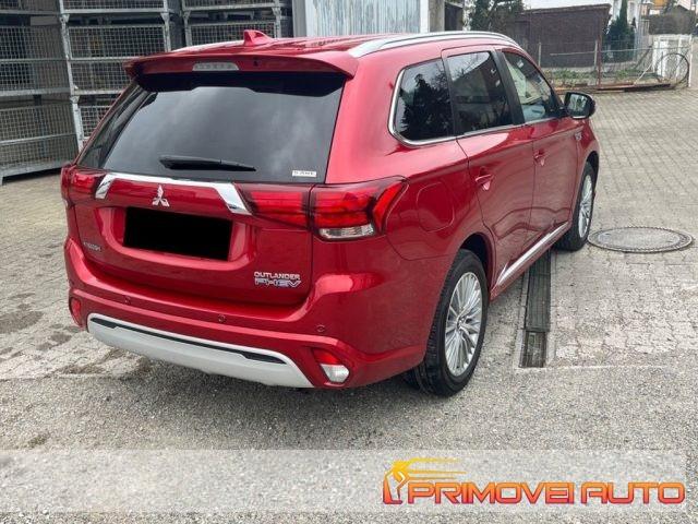 MITSUBISHI Outlander 2.4 MIVEC 4WD PHEV Diamond SDA