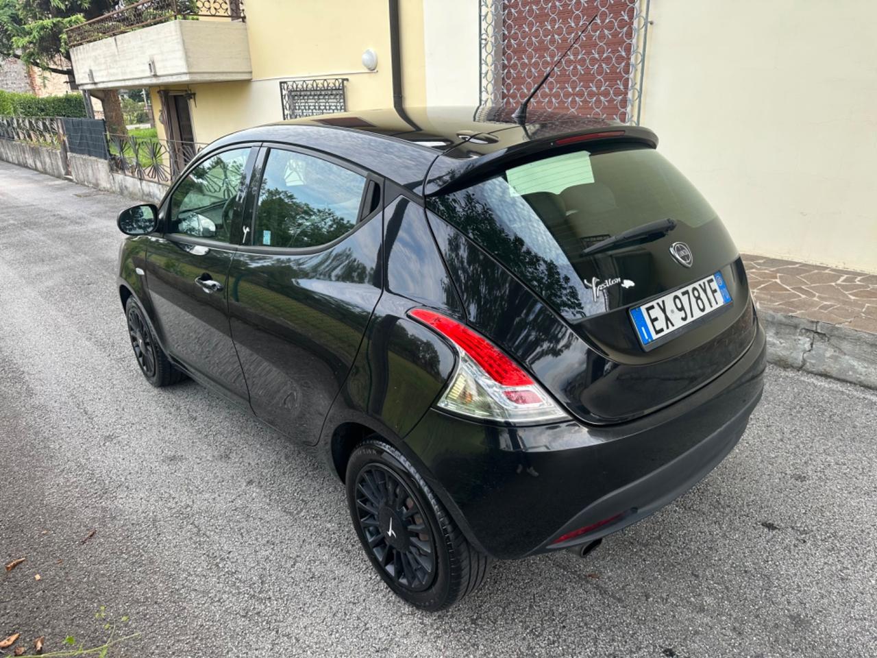 Lancia Ypsilon 1.2 69 CV 5 porte GPL Ecochic Gold