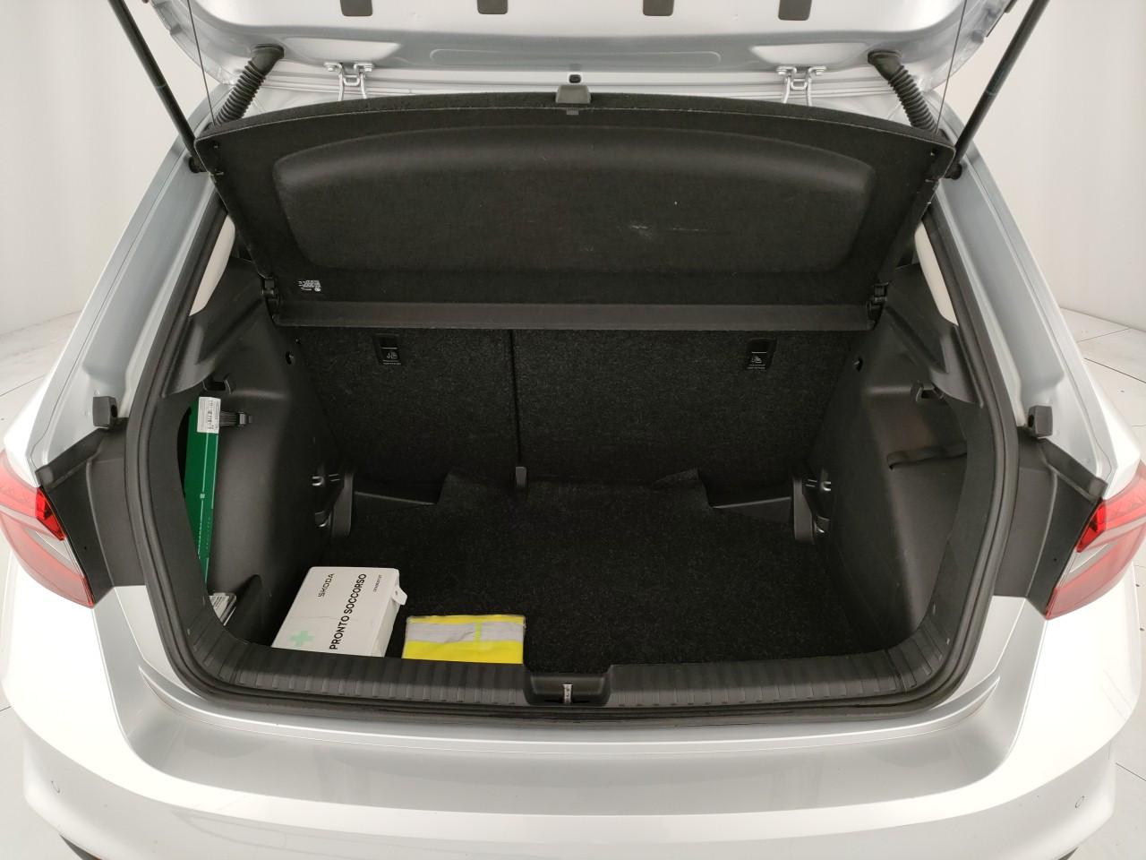 SKODA Fabia IV 2022 - Fabia 1.0 mpi Young Edition 80cv